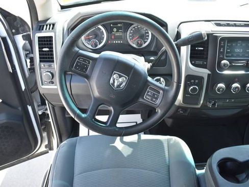 Used 2017 RAM 2500 SLT AWD/4WD image 18