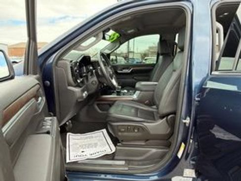 Used 2022 GMC Sierra 1500 SLT w/ SLT Convenience Package image 9