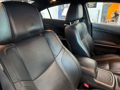 Used 2015 Dodge Charger R/T w/ Plus Group RWD image 30