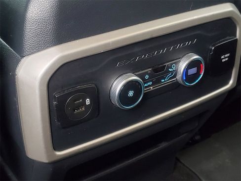 Used 2022 Ford Expedition XLT image 33