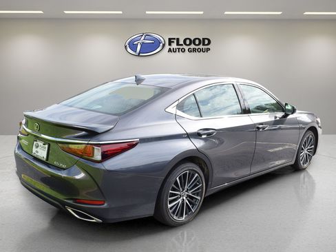 Used 2023 Lexus ES 350 w/ Premium Package FWD image 4