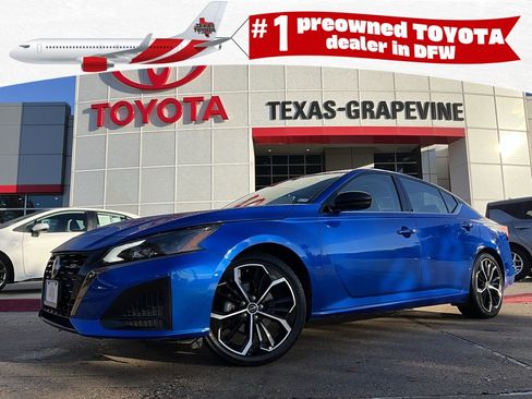 Used 2025 Nissan Altima 2.5 SR image 1