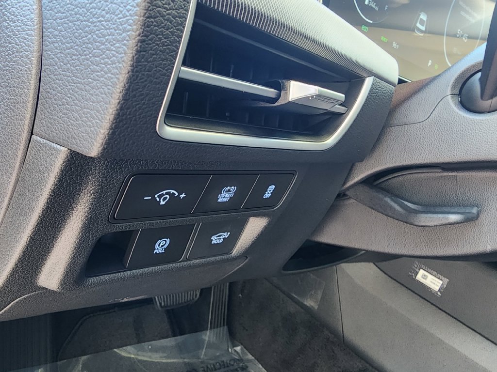 Used 2025 Hyundai Sonata Limited FWD image 17