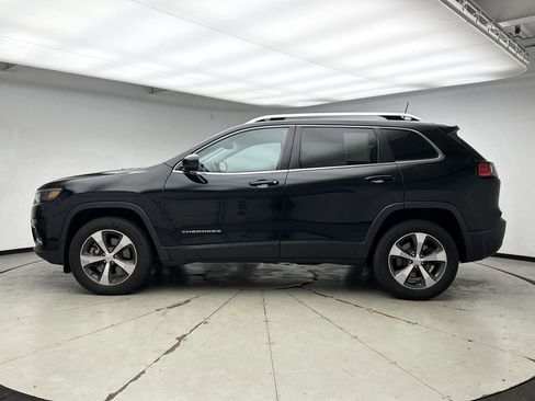 Used 2019 Jeep Cherokee Limited image 2