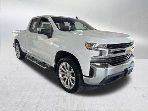 Used 2019 Chevrolet Silverado 1500 LT w/ Convenience Package AWD/4WD image 3