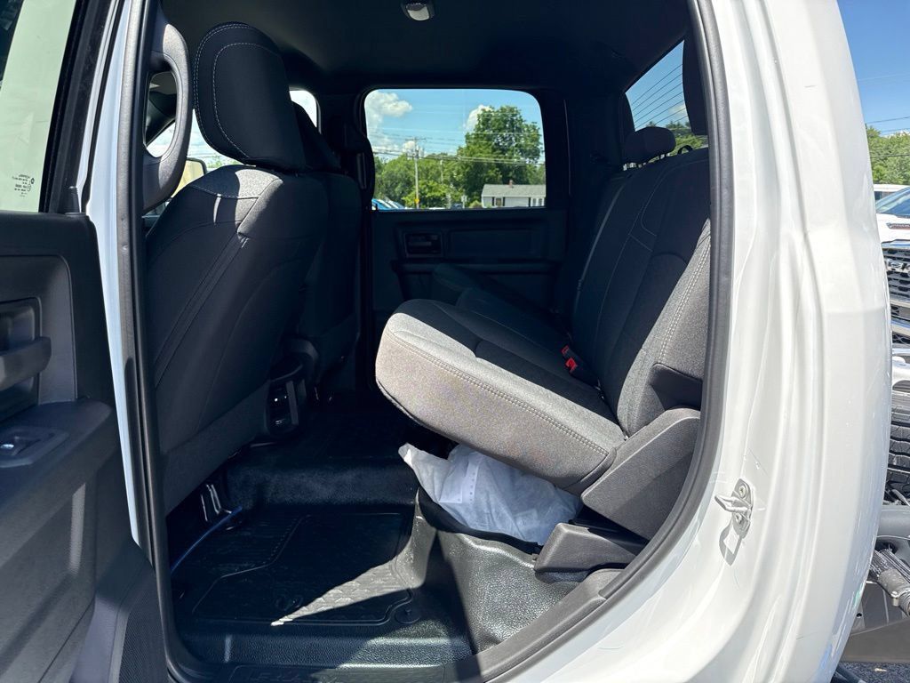 New 2026 RAM 5500 Tradesman w/ Chrome Appearance Group AWD/4WD image 18