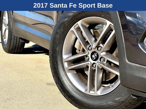 Used 2017 Hyundai Santa Fe Sport image 2