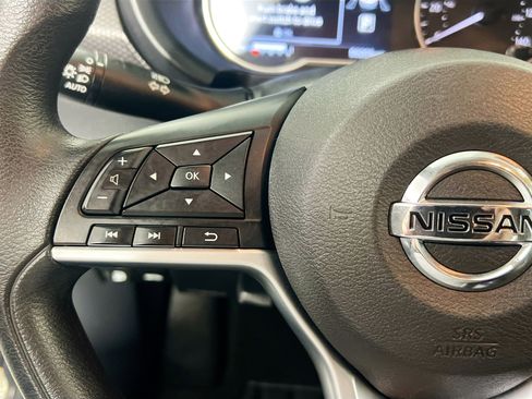 Used 2019 Nissan Kicks SV image 18