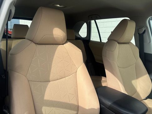 Used 2023 Toyota RAV4 XLE image 17
