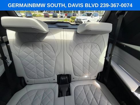 Used 2025 BMW X7 xDrive40i w/ Executive Package AWD/4WD image 15