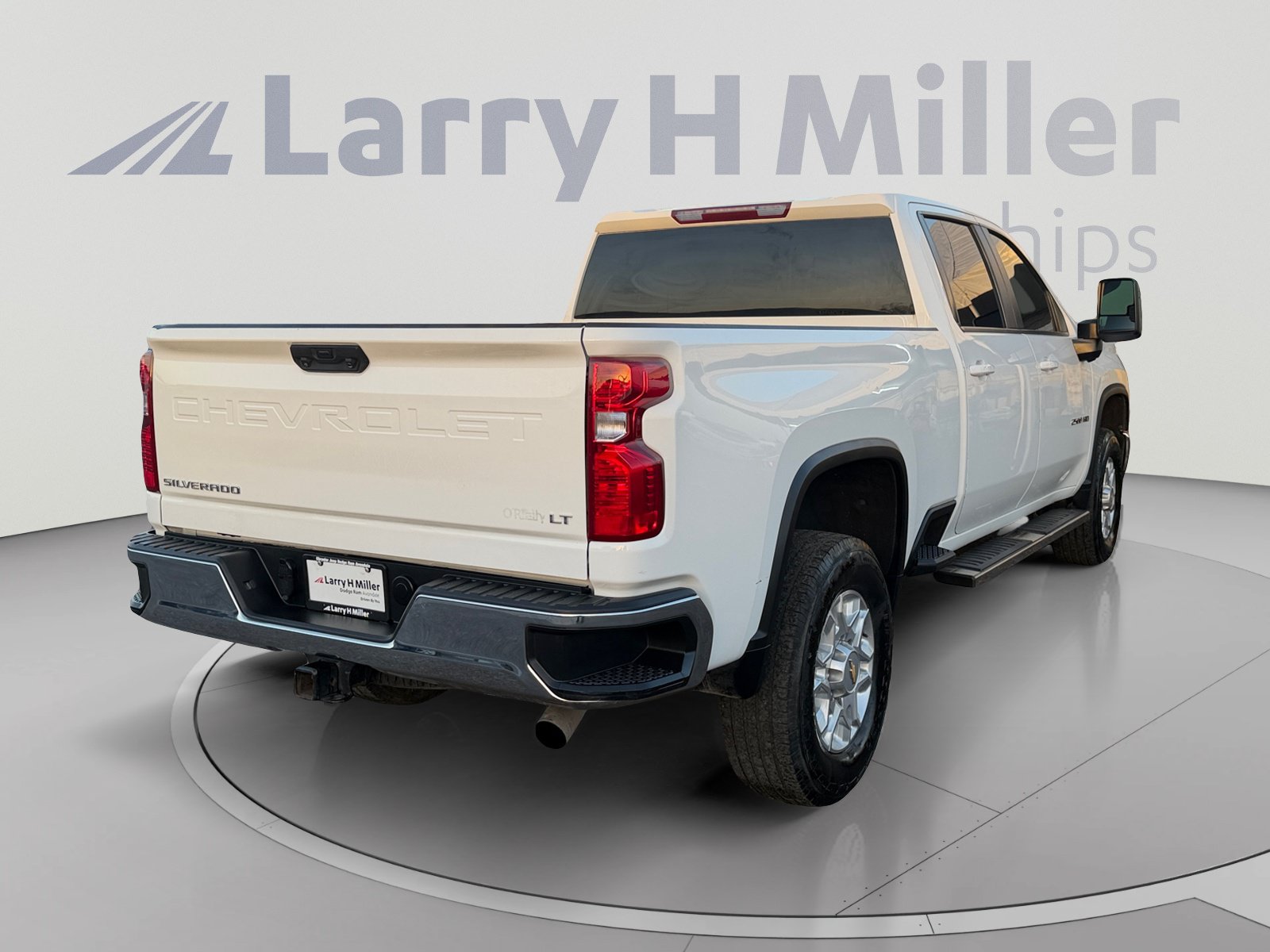 Used 2024 Chevrolet Silverado 2500 LT AWD/4WD image 5