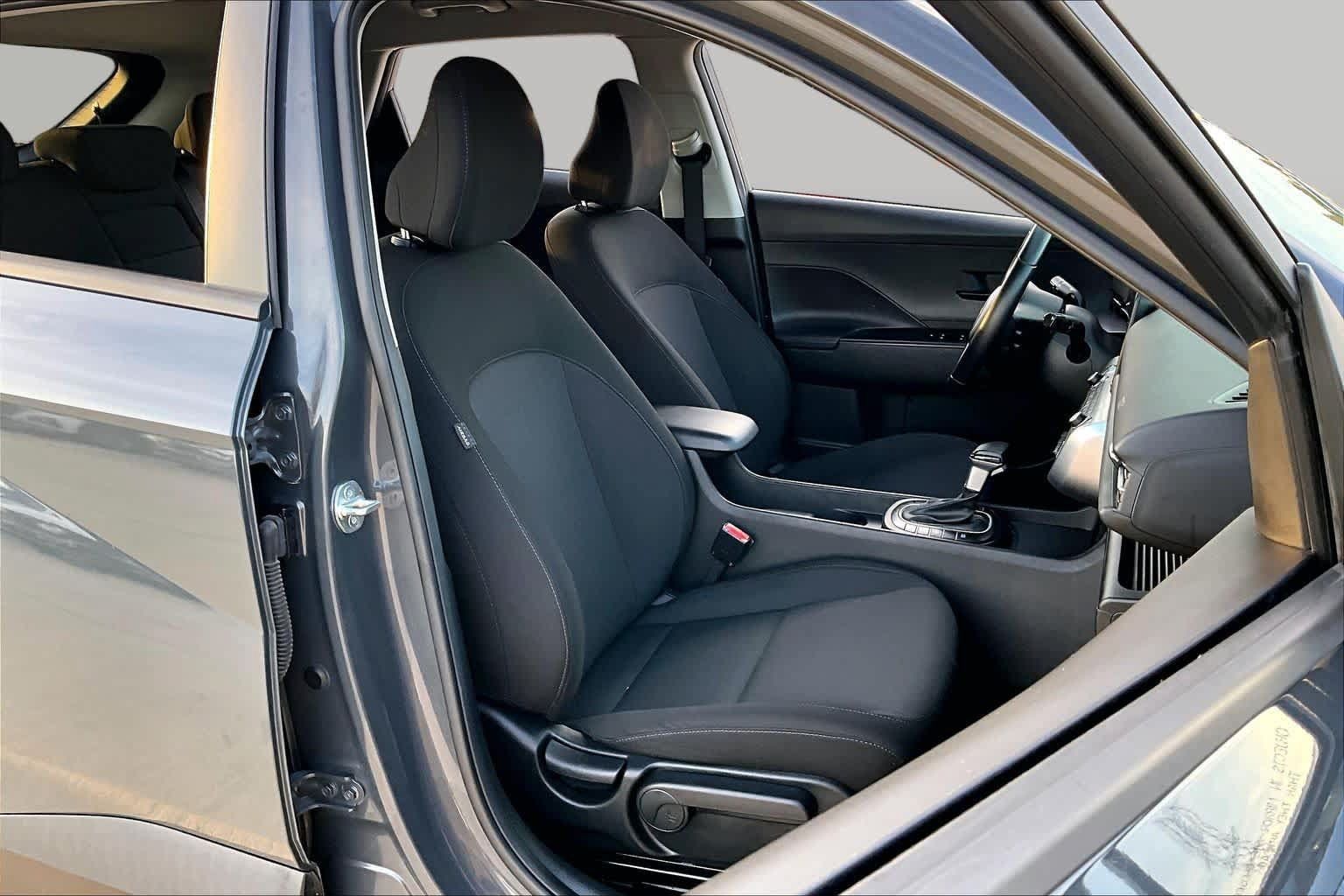 Certified 2024 Hyundai Kona SEL AWD/4WD image 9