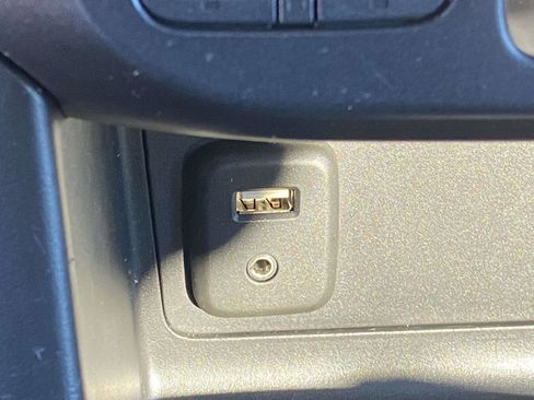 Used 2017 Chevrolet Colorado Z71 image 41