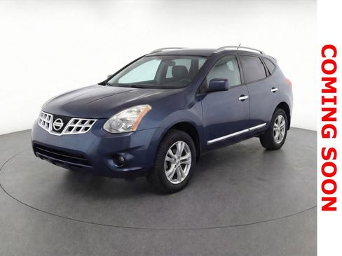 Used 2015 Nissan Rogue S w/ Convenience Package image 1
