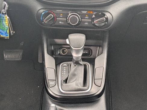 Certified 2025 Kia Soul LX w/ LX Technology Package FWD image 16