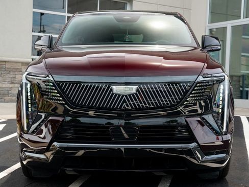 Used 2025 Cadillac Escalade IQ Sport 1 AWD/4WD image 4