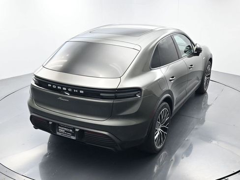 Certified 2025 Porsche Macan Electric image 37