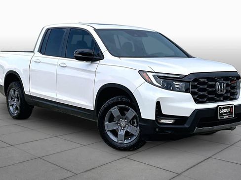 Used 2024 Honda Ridgeline TrailSport image 3