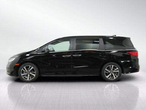 Used 2023 Honda Odyssey Touring image 2