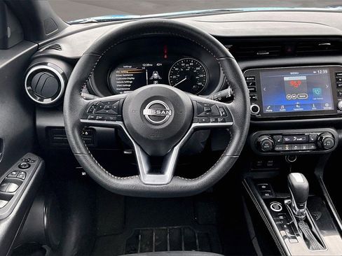Used 2024 Nissan Kicks SR w/ SR Premium Package image 5