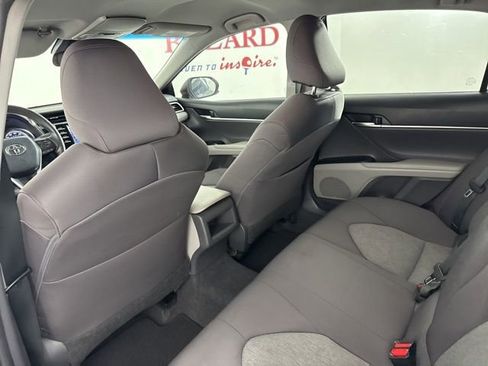 Used 2018 Toyota Camry LE image 14