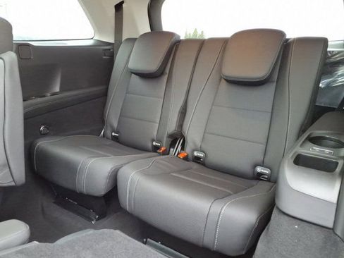 New 2026 Mercedes-Benz GLS 450 4MATIC image 18