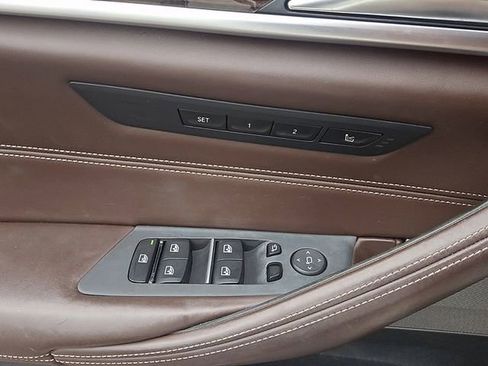 Used 2019 BMW 540i w/ M Sport Package image 25