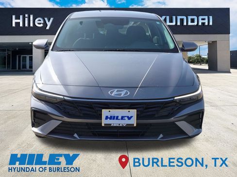 Certified 2025 Hyundai Elantra SE FWD image 7