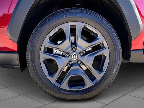 Used 2024 Toyota RAV4 Adventure image 11