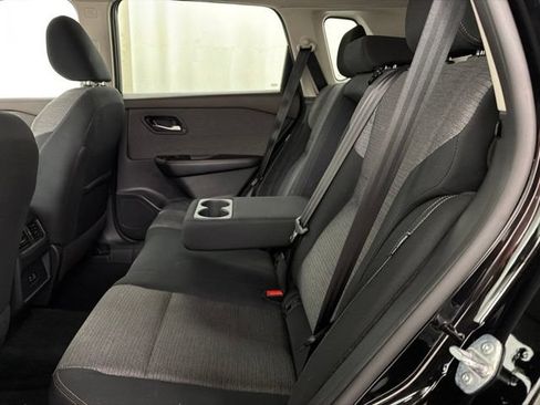 Used 2023 Nissan Rogue SV AWD/4WD image 19