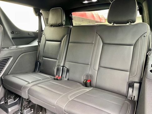 Used 2023 Chevrolet Tahoe Premier AWD/4WD image 12