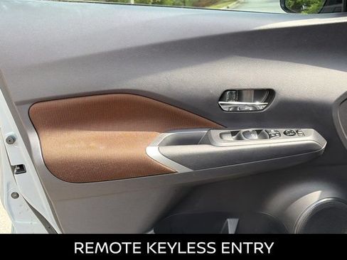 Certified 2024 Nissan Kicks SR FWD image 5