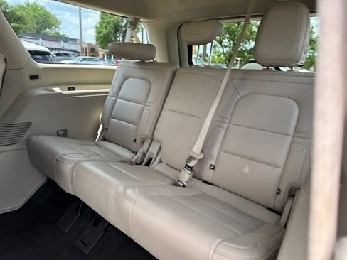 Used 2018 Lincoln Navigator L Reserve w/ Technology Package AWD/4WD image 16