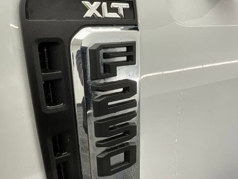 Used 2023 Ford F250 XLT AWD/4WD image 25