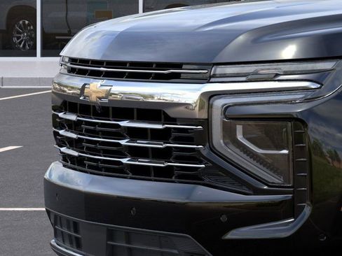 New 2026 Chevrolet Suburban LT image 16