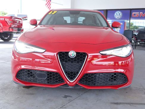 Used 2017 Alfa Romeo Giulia w/ Sport Appearance Package RWD image 11