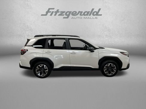 Used 2025 Subaru Forester Premium AWD/4WD image 6
