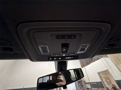 Certified 2020 GMC Sierra 1500 Elevation w/ Elevation Value Package image 22