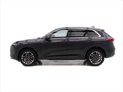 Certified 2025 Audi Q5 Premium w/ Convenience Package AWD/4WD image 3