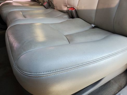 Used 2006 Chevrolet Avalanche Z71 w/ Sun And Sound Package image 27