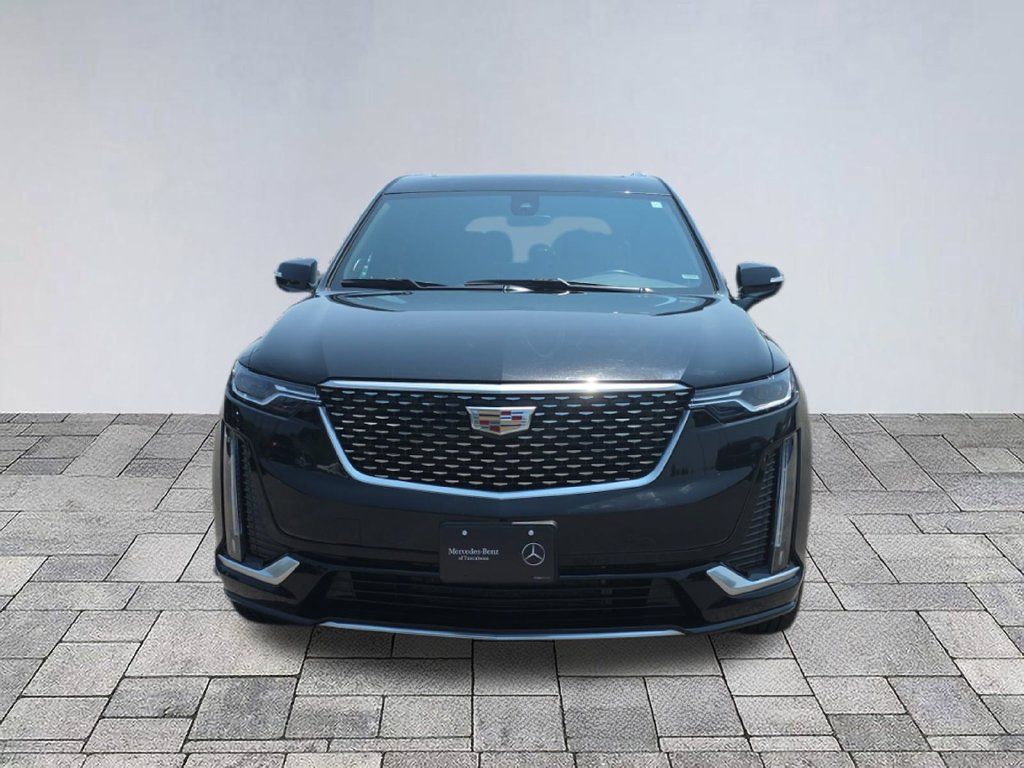 Used 2024 Cadillac XT6 Premium Luxury AWD/4WD image 2