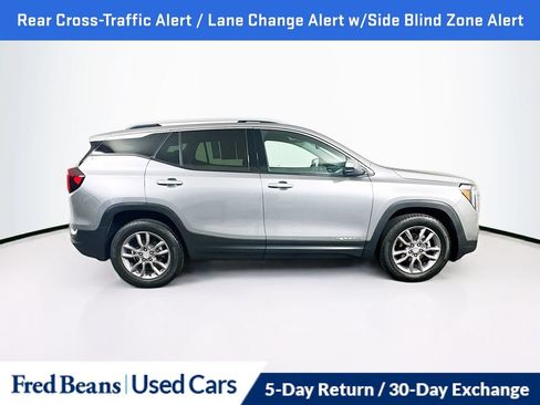 Used 2023 GMC Terrain SLT AWD/4WD image 10