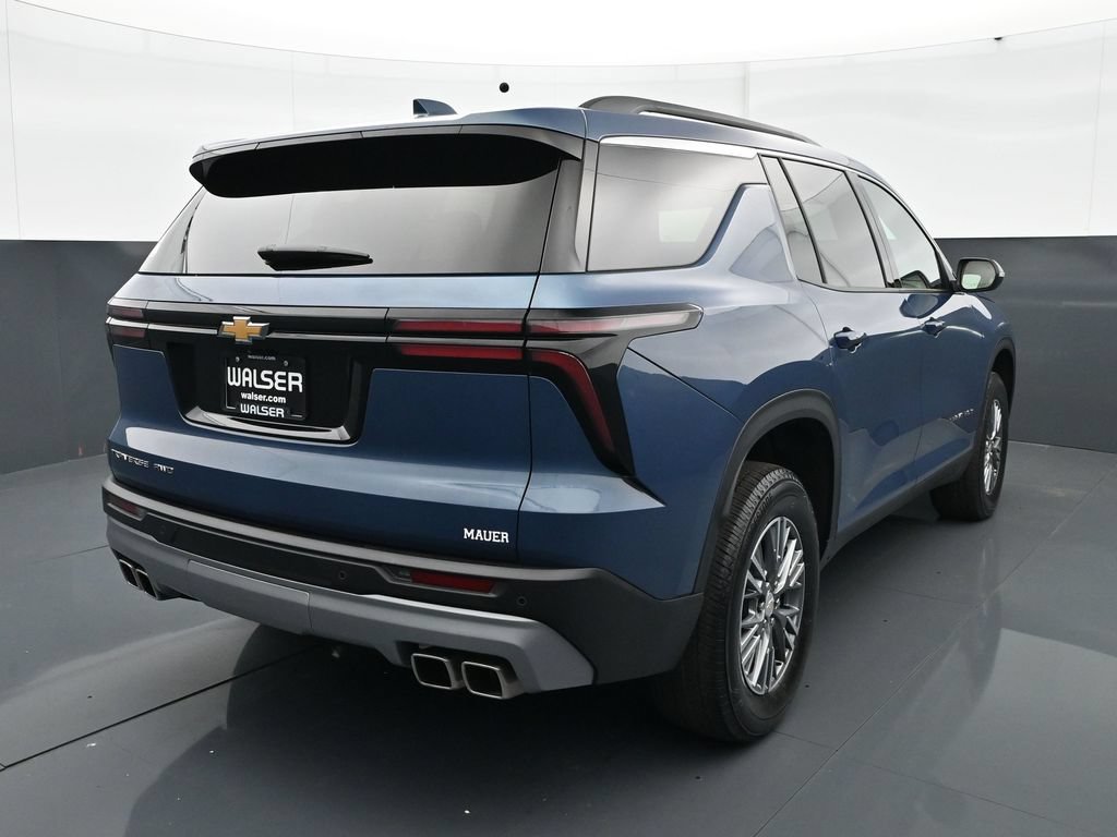 Used 2025 Chevrolet Traverse LT w/ LPO, Floor Liner Package AWD/4WD image 6