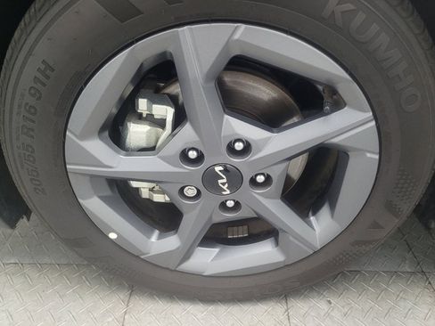 Used 2025 Kia K4 FWD image 31