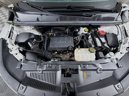 Used 2020 Chevrolet Trax LT w/ LT Convenience Package image 37