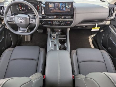 New 2026 Nissan Pathfinder SL w/ SL Premium Package (P04) FWD image 17