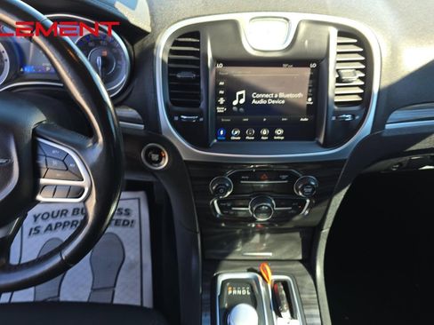 Used 2021 Chrysler 300 Touring image 17