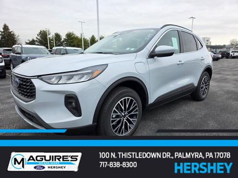 New 2026 Ford Escape SE w/ Class II Trailer Tow Package FWD image 8