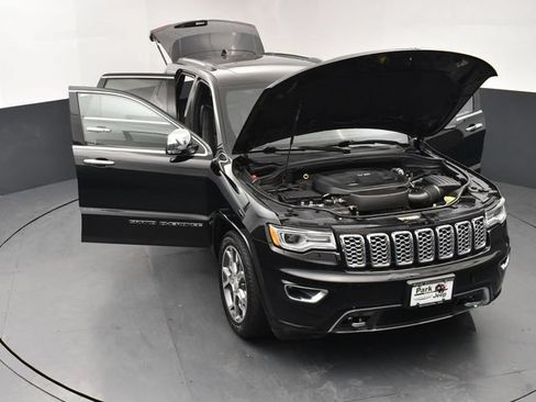 Used 2019 Jeep Grand Cherokee Overland AWD/4WD image 25