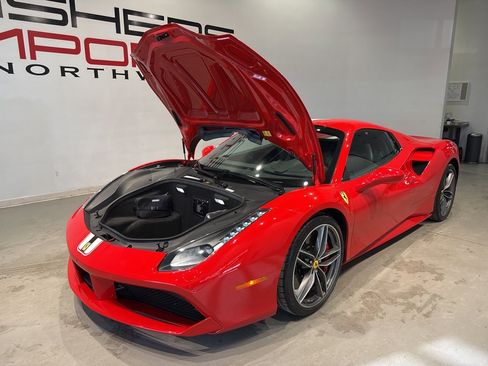 Used 2018 Ferrari 488 Spider image 50